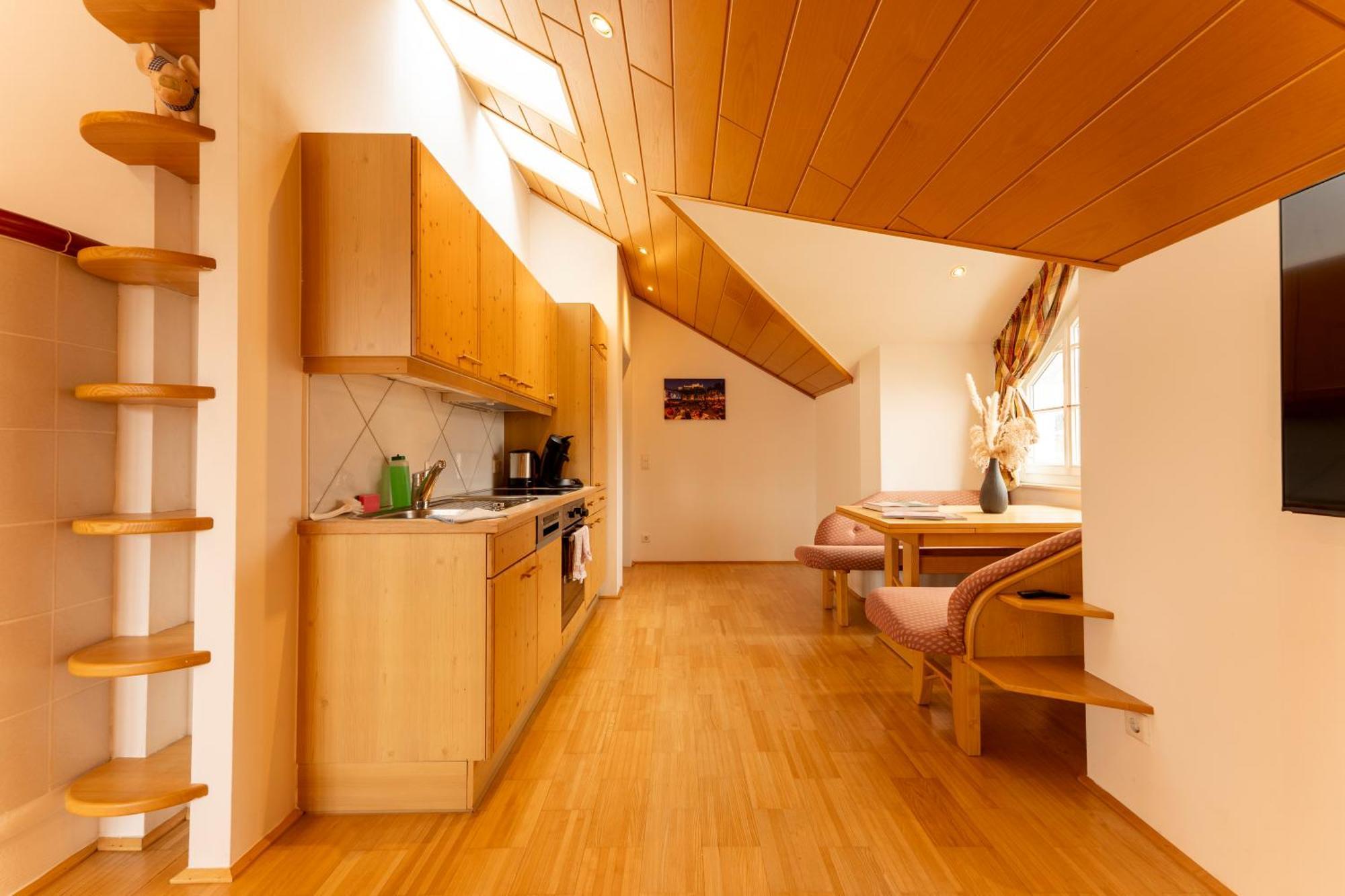 Holiday Apartments By Das Gruene Hotel Zur Post - 100 % Bio & Villa Ceconi Salzburgo Exterior foto